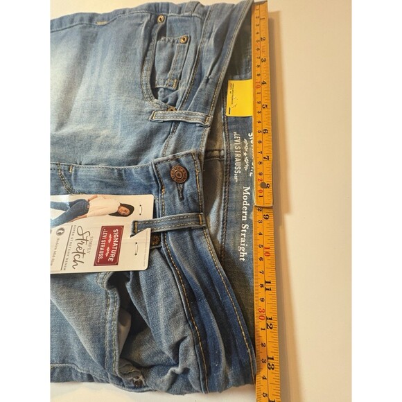 NWT Levi Strauss Women’s Simply Stretch Straight Leg Jeans Size 8 Blue Mid Rise - Picture 5 of 12